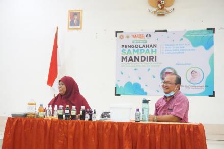 Webinar Pengelolaan Sampah Mandiri KKN UGM