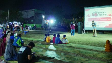 PEMUTARAN FILM LAYAR LEBAR